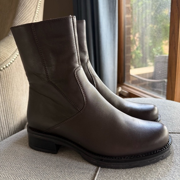 La CANADIENNE Shoes - La Canadienne Elegant Brown Leather Ankle Boots